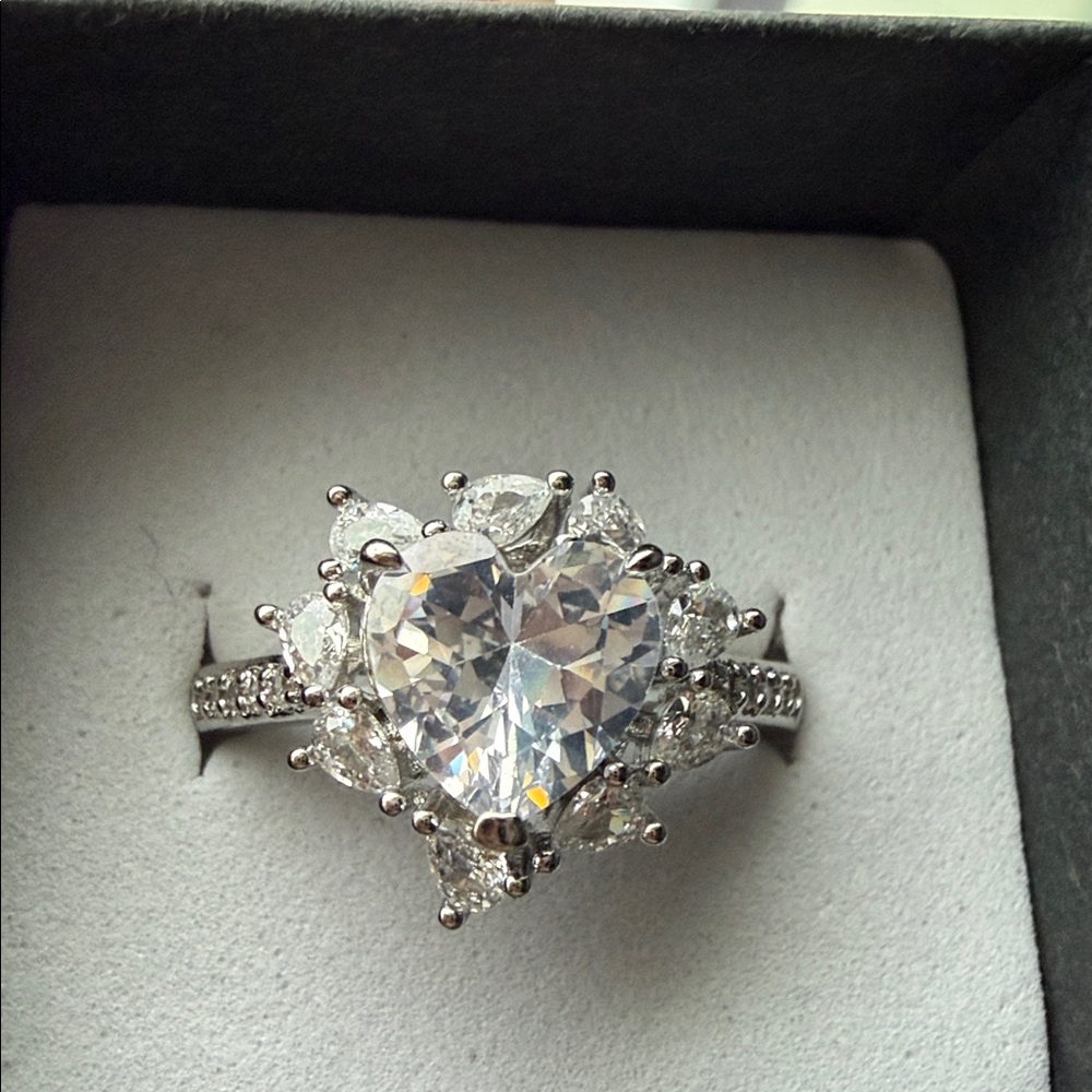 NEW!! 14k White Gold Plated Statement Heart shaped ring w/ multi cz details